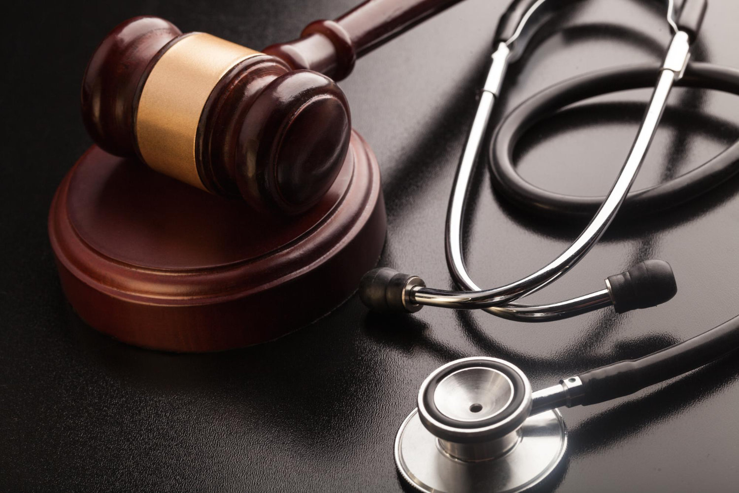 Medicina y derecho se unen en una mesa redonda sobre investigación de la tortura