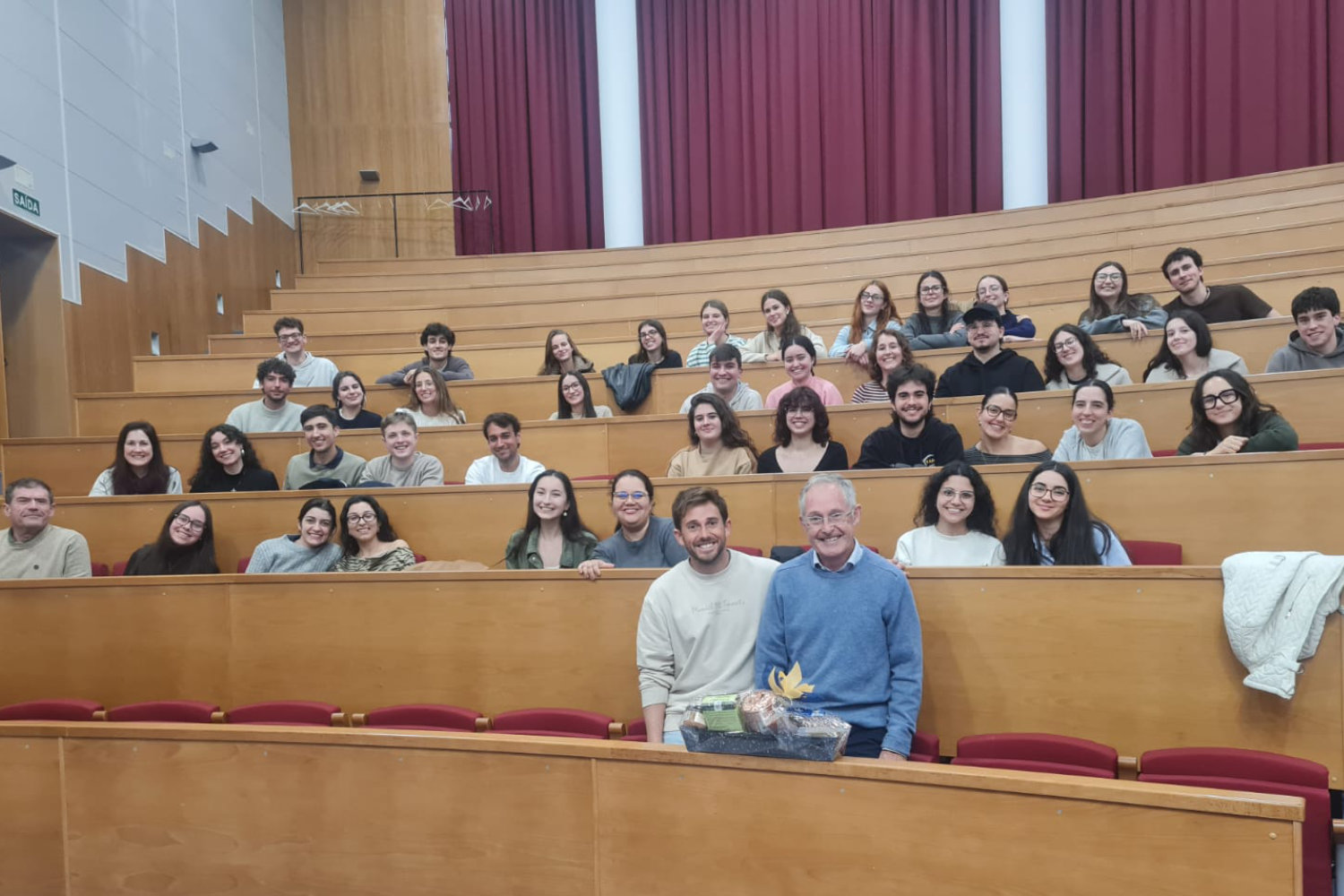 Emotivo homenaje al profesor Ángel Carracedo en su última lección
